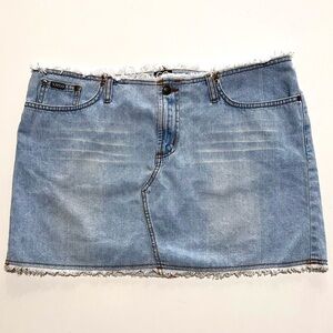 Vintage 90s/ 2000s XOXO low waisted faded mini Jean skirt with fringe